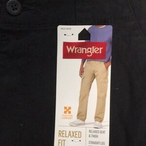Wrangler, Mens Relaxed fit, straight leg flex pants, size 34x34 slim cargopocket